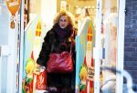 Amsterdam 4 december 2018
Karin Bloemen doet boodschappen op de beethovenstraat.