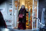 Amsterdam 4 december 2018
Karin Bloemen doet boodschappen op de beethovenstraat.