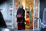 Amsterdam 4 december 2018
Karin Bloemen doet boodschappen op de beethovenstraat.