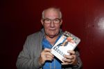 Puttershoek 8 december 2018
Presentatie boek Kees Verkerk. Ard Schenk en zijn vrouw krijgen allebei het eerste boek overhandigd.