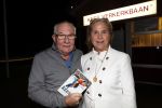 Puttershoek 8 december 2018
Presentatie boek Kees Verkerk. Ard Schenk en zijn vrouw krijgen allebei het eerste boek overhandigd.
