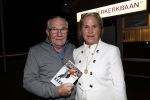 Puttershoek 8 december 2018
Presentatie boek Kees Verkerk. Ard Schenk en zijn vrouw krijgen allebei het eerste boek overhandigd.