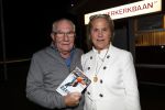 Puttershoek 8 december 2018
Presentatie boek Kees Verkerk. Ard Schenk en zijn vrouw krijgen allebei het eerste boek overhandigd.