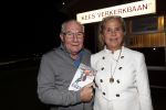 Puttershoek 8 december 2018
Presentatie boek Kees Verkerk. Ard Schenk en zijn vrouw krijgen allebei het eerste boek overhandigd.