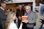 Puttershoek 8 december 2018
Presentatie boek Kees Verkerk. Ard Schenk en zijn vrouw krijgen allebei het eerste boek overhandigd.