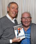 Puttershoek 8 december 2018
Presentatie boek Kees Verkerk. Ard Schenk en zijn vrouw krijgen allebei het eerste boek overhandigd.