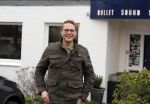 Nederhorst den Berg 5 december 2018
Opnames liedje voor afscheid Edwin Evers door heel veel collegaâ€™s en artiesten in de Bullet sound studioâ€™s. Luuk Ikkink