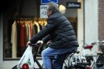 Amsterdam 28 november 2018
Maarten Spanjer doet boodschappen in amsterdam zuid