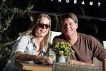 Amsterdam 13 oktober 2018
Martijn Krabbe verliefd en kussend op terras met zijn vriendin Deborah.