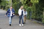 Amsterdam 25 augustus 2018
Martijn Krabbe gaat met zijn zoon achilles en zijn nieuwe vriendin Deborah Wietzes boodschappen doen.