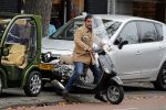 Amsterdam, 16 November 2018 
Marvin Breukhoven op zijn scooter op de PC Hooftstraat