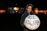 Soestdijk Baarn 6 december 2018
Kick off voor KWF aktie met lampionnen bij paleis Soestdijk . oa Wilfred Genee Coosje Smid Mirella v Markus Jeroen Snel en Andre v d Toorn doen mee.