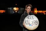 Soestdijk Baarn 6 december 2018
Kick off voor KWF aktie met lampionnen bij paleis Soestdijk . oa Wilfred Genee Coosje Smid Mirella v Markus Jeroen Snel en Andre v d Toorn doen mee.