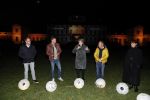 Soestdijk Baarn 6 december 2018
Kick off voor KWF aktie met lampionnen bij paleis Soestdijk . oa Wilfred Genee Coosje Smid Mirella v Markus Jeroen Snel en Andre v d Toorn doen mee.