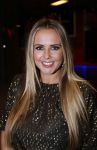 Amsterdam 11 december 2018
Modeshow en feest Nikkie Plessen met heel veel artiesten in AFAS live. Anouk Smulders en Monique Smit