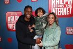 Amsterdam 8 december 2018
Premiere van Ralph Breaks the Internet in Pathe Arena. Nienke Plas met man en zoontje