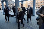 Den Bosch 30 november 2018
Rechtszaak tussen Johan Vlemmix en Patricia Paay. Johan kwam met een look a like pop ( in rolstoel) van zichzelf en Patricia kwam met haar man Robbert Hinfelaar naar de rechtbank in Den Bosch.