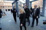 Den Bosch 30 november 2018
Rechtszaak tussen Johan Vlemmix en Patricia Paay. Johan kwam met een look a like pop ( in rolstoel) van zichzelf en Patricia kwam met haar man Robbert Hinfelaar naar de rechtbank in Den Bosch.