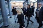 Den Bosch 30 november 2018
Rechtszaak tussen Johan Vlemmix en Patricia Paay. Johan kwam met een look a like pop ( in rolstoel) van zichzelf en Patricia kwam met haar man Robbert Hinfelaar naar de rechtbank in Den Bosch.