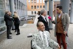 Den Bosch 30 november 2018
Rechtszaak tussen Johan Vlemmix en Patricia Paay. Johan kwam met een look a like pop ( in rolstoel) van zichzelf en Patricia kwam met haar man Robbert Hinfelaar naar de rechtbank in Den Bosch.