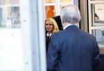 Den Bosch 30 november 2018
Rechtszaak tussen Johan Vlemmix en Patricia Paay. Johan kwam met een look a like pop ( in rolstoel) van zichzelf en Patricia kwam met haar man Robbert Hinfelaar naar de rechtbank in Den Bosch.