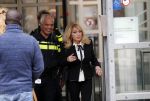 Den Bosch 30 november 2018
Rechtszaak tussen Johan Vlemmix en Patricia Paay. Johan kwam met een look a like pop ( in rolstoel) van zichzelf en Patricia kwam met haar man Robbert Hinfelaar naar de rechtbank in Den Bosch.