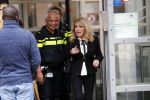 Den Bosch 30 november 2018
Rechtszaak tussen Johan Vlemmix en Patricia Paay. Johan kwam met een look a like pop ( in rolstoel) van zichzelf en Patricia kwam met haar man Robbert Hinfelaar naar de rechtbank in Den Bosch.
