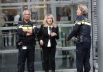 Den Bosch 30 november 2018
Rechtszaak tussen Johan Vlemmix en Patricia Paay. Johan kwam met een look a like pop ( in rolstoel) van zichzelf en Patricia kwam met haar man Robbert Hinfelaar naar de rechtbank in Den Bosch.