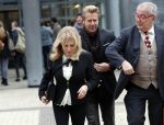 Den Bosch 30 november 2018
Rechtszaak tussen Johan Vlemmix en Patricia Paay. Johan kwam met een look a like pop ( in rolstoel) van zichzelf en Patricia kwam met haar man Robbert Hinfelaar naar de rechtbank in Den Bosch.