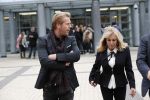 Den Bosch 30 november 2018
Rechtszaak tussen Johan Vlemmix en Patricia Paay. Johan kwam met een look a like pop ( in rolstoel) van zichzelf en Patricia kwam met haar man Robbert Hinfelaar naar de rechtbank in Den Bosch.