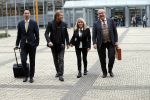 Den Bosch 30 november 2018
Rechtszaak tussen Johan Vlemmix en Patricia Paay. Johan kwam met een look a like pop ( in rolstoel) van zichzelf en Patricia kwam met haar man Robbert Hinfelaar naar de rechtbank in Den Bosch.