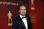 Amsterdam 19 december 2018
Sportman van het jaar verkiezing in afas live. Kjeld Nuis met Sportvrouw van het Jaar 2018 Suzanne Schulting, gehandicapte sporter van het Jaar 2018 Bibian Mentel en de coaches van het Jaar 2018 Jac Orie en Raemon Sluijter De baanwielrenners werden ploeg van het jaar, Marianne Timmer kreeg een ouvre prijs en Rico Verhoeven werd door de Zapp kijkers gekozen tot meest populaire sporter. Raemon met zijn vriendin Fatima Moreiro de Melo