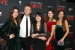 Amsterdam 26 november 2018
Premiere All you need is love in het delamar theater. Robert ten Brink met zijn vrouw en dochters en hun partners