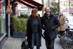 Amsterdam 17 december 2018
Ruud Gullit met zijn vriendin Karin de Rooij in Amsterdam zuid.