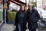 Amsterdam 17 december 2018
Ruud Gullit met zijn vriendin Karin de Rooij in Amsterdam zuid.