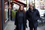 Amsterdam 17 december 2018
Ruud Gullit met zijn vriendin Karin de Rooij in Amsterdam zuid.