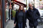 Amsterdam 17 december 2018
Ruud Gullit met zijn vriendin Karin de Rooij in Amsterdam zuid.