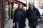 Amsterdam 17 december 2018
Ruud Gullit met zijn vriendin Karin de Rooij in Amsterdam zuid.