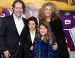 Rotterdam 9 december 2018
Premiere Bon Bini Holland 2 in pathe Rotterdam. Sharon Wins met man en kinderen
