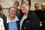 Puttershoek 8 december 2018
Presentatie boek Kees Verkerk. Ard Schenk en zijn vrouw krijgen allebei het eerste boek overhandigd. Sjoukje Dijkstra met dochter