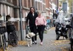 Amsterdam 22 november 2018
Sonja Bakker met vriend Barry Suijdam aan de wandel met hun hond in Amsterdam zuid.