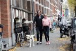 Amsterdam 22 november 2018
Sonja Bakker met vriend Barry Suijdam aan de wandel met hun hond in Amsterdam zuid.