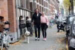 Amsterdam 22 november 2018
Sonja Bakker met vriend Barry Suijdam aan de wandel met hun hond in Amsterdam zuid.
