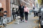 Amsterdam 22 november 2018
Sonja Bakker met vriend Barry Suijdam aan de wandel met hun hond in Amsterdam zuid.