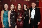 Amsterdam 19 december 2018
Sportman van het jaar verkiezing in afas live. Kjeld Nuis met Sportvrouw van het Jaar 2018 Suzanne Schulting, gehandicapte sporter van het Jaar 2018 Bibian Mentel en de coaches van het Jaar 2018 Jac Orie en Raemon Sluijter De baanwielrenners werden ploeg van het jaar, Marianne Timmer kreeg een ouvre prijs en Rico Verhoeven werd door de Zapp kijkers gekozen tot meest populaire sporter. Suzanne Schulting met ouders zussen vriendinnen en vriend