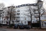 Hamburg 18 november 2018
Sylvie Meis blijft jhele dag binnen in haar huis/appartement en laat sushi bezorgen.