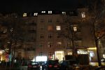 Hamburg 18 november 2018
Sylvie Meis blijft jhele dag binnen in haar huis/appartement en laat sushi bezorgen.