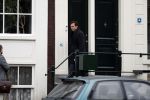 Amsterdam 25 november 2018
Thierry Baudet vertrekt vanaf zijn huis naar het programma buitenhof van Paul Witteman.