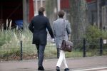 Amsterdam 25 november 2018
Thierry Baudet vertrekt vanaf zijn huis naar het programma buitenhof van Paul Witteman.