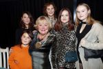 Hilversum 3 december 2018
Tineke de Nooij krijgt ouvre award bij beeld en geluid. Tineke met dochters en kleinkinderen